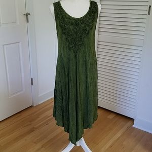 Sleeveless boho dress with embroidery detail